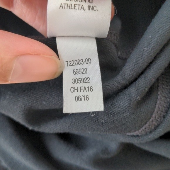 Athleta Mind Over Matter Black Lattice Detail Capri Legging Size Extra Small - Picture 16 of 16